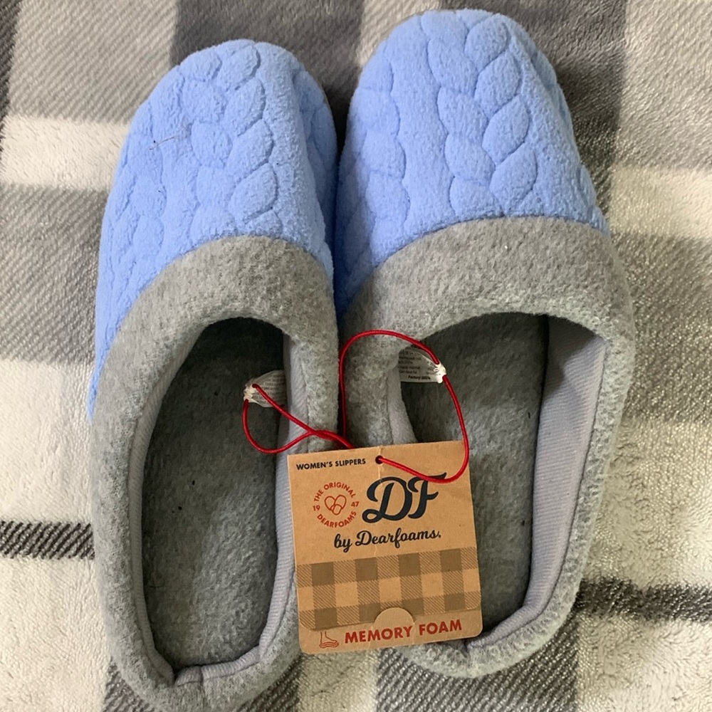 New Kid’s Blue/Grey Dearfoams Memory Foam House Shoes Size S(5/6)!
